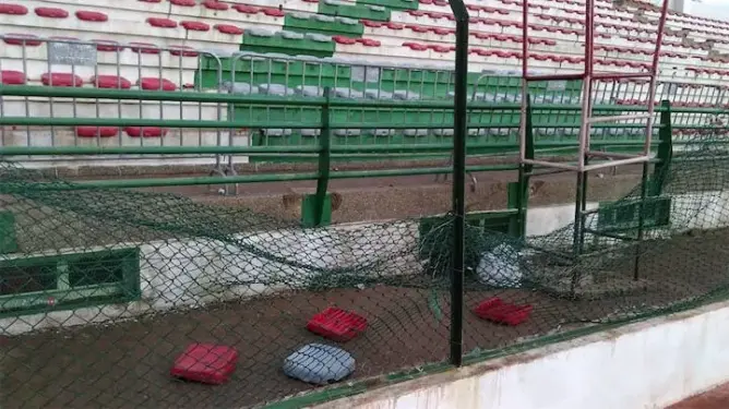 شغب الملاعب يصل للخميسات ويسجل خسائر مادية كبيرة