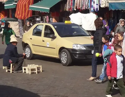 نشاط “أوبير” غير المرخص لها يغضب سائقي سيارات الأجرة بمراكش