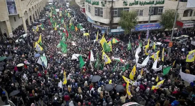 جنازة حاشدة لـ17 شهيدا فلسطينيا سلم الاحتلال جثتهم
