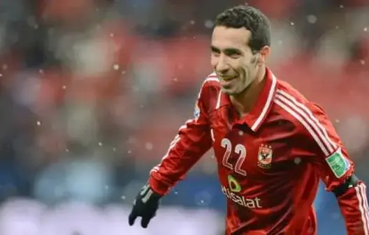 مصر تحقق مع اللاعب أبو تريكة بتهمة تمويل “الإخوان”