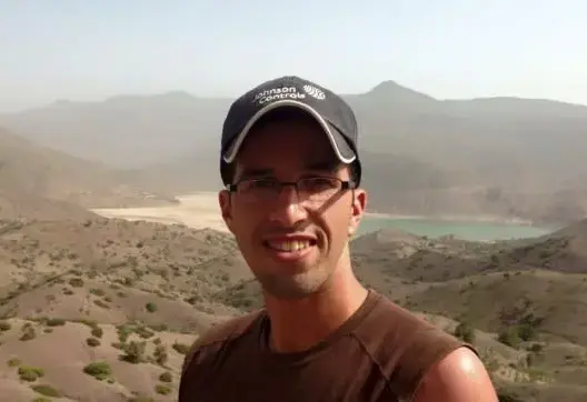أفقيرن يرفض شروط الصلح والقضاء يحكم عليه بستة أشهر سجنا