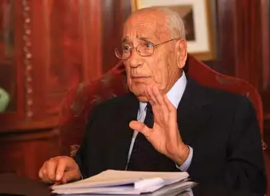 وفاة الكاتب والصحافي المصري حسنين هيكل عن عمر يناهز 93 عاماً