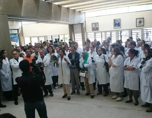اعتداء على طبيبين بالناظور و”الأطباء الداخليون” يقاطعون المستعجلات