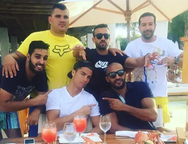 صحيفة فرنسية: زيارات رونالدو إلى المغرب غير بريئة