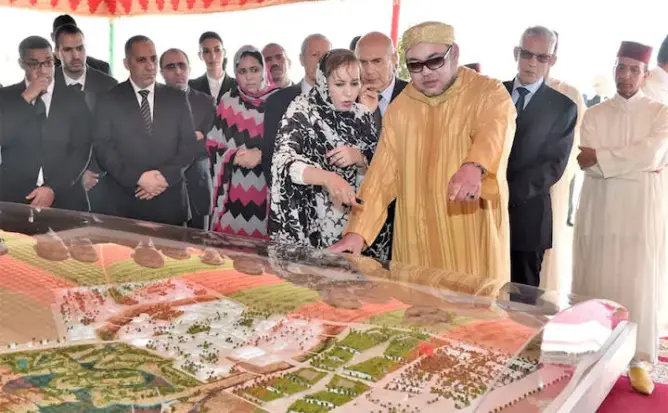 الملك يستأنف تدشين مشاريع تنموية “عملاقة” بالأقاليم الجنوبية