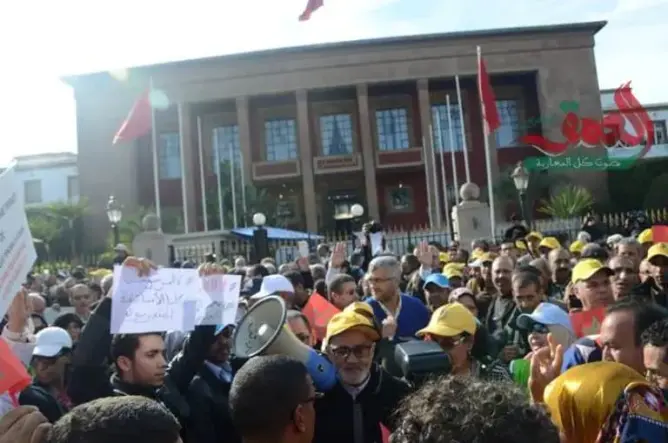 النقابات الأربع تتشبث باحتجاجاتها رغم اجتماعها مع بنكيران