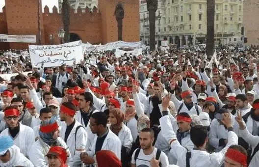 الخلفي ينفي تلقي الحكومة مراسلات بشأن ملف الأساتذة