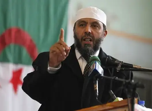 سياسي جزائري: المغرب ينمو لاحترامه الديمقراطية والجزائر تتراجع لانتهاكها