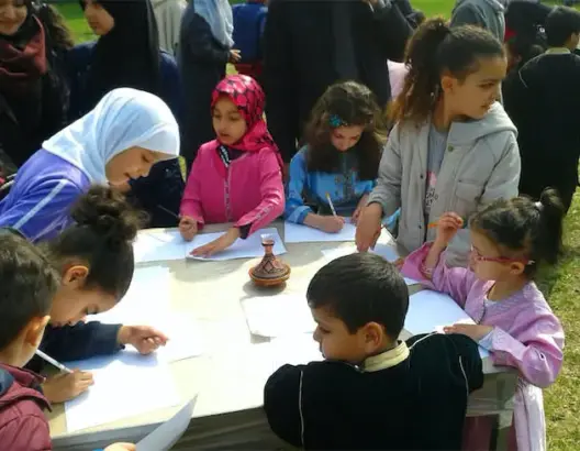 الجالية المغربية بإيطاليا تحتفي بأطفالها‎ في مخيم مدرسي