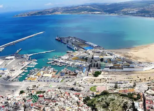احتجاجات بالميناء المتوسطي لطنجة ضد الأعطاب المتكررة لـ”سكانير”