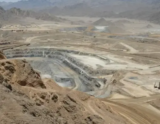 قالت الصحف: صفقة غامضة لتفويت أراضي الذهب والفضة لشركة نافذة
