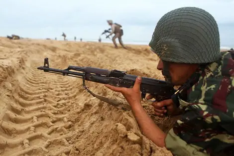خبير فرنسي: على المغاربة الاستعداد لاستقبال آلاف الجزائريين من هول ما ينتظرهم