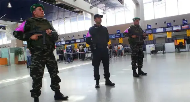 قالت الصحف: حالة استنفار غير مسبوقة بمطار محمد الخامس