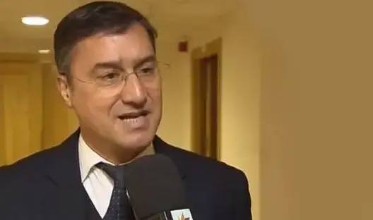 “ميدي1 تيفي” تستضيف يونس مجاهد في “كواليس”