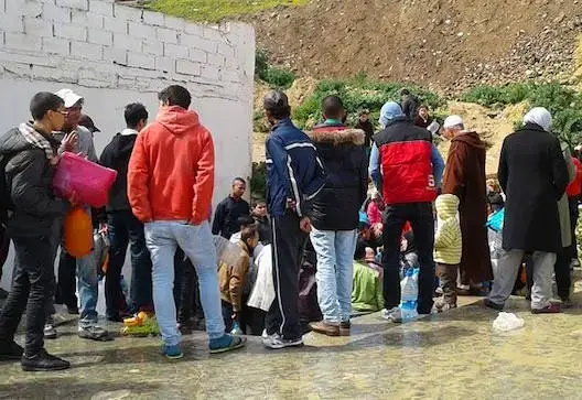 هذا هو سبب تغير طعم المياه بتطوان والساكنة تقبل على “العيون”