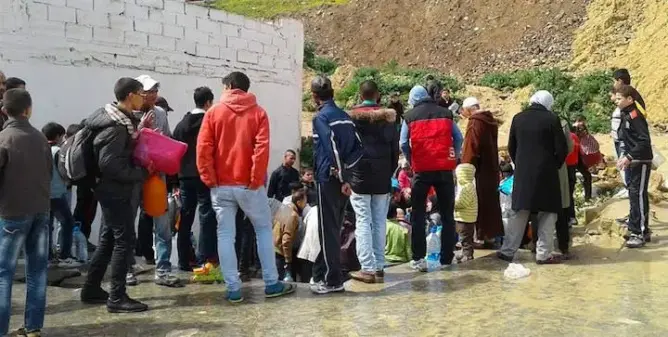 هذا هو سبب تغير طعم المياه بتطوان والساكنة تقبل على “العيون”