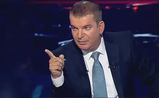 إعلامي لبناني يرفض إسلام ابنه ويقبل شذوذه الجنسي