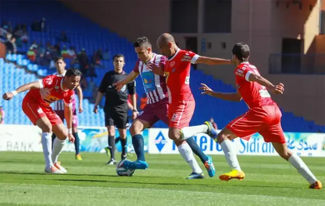 التعادل يخيم على المبارتين المؤجلتين للدورة 18 من البطولة