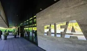 الفيفا تفتش مقر الاتحاد الفرنسي في قضية بلاتر