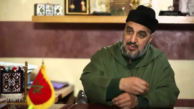 مؤسسة تطفئ الأضواء على أبوزيد والطلاب ينقلون المحاضرة لمدرج آخر