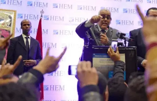 قالت الصحف: الملك غاضب من “الاعتداء” على ابن كيران ويوفر له حراسة خاصة