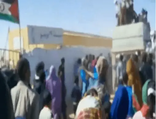فوضى عارمة أثناء زيارة “بان كيمون” لمخيفات تندوف (فيديو)