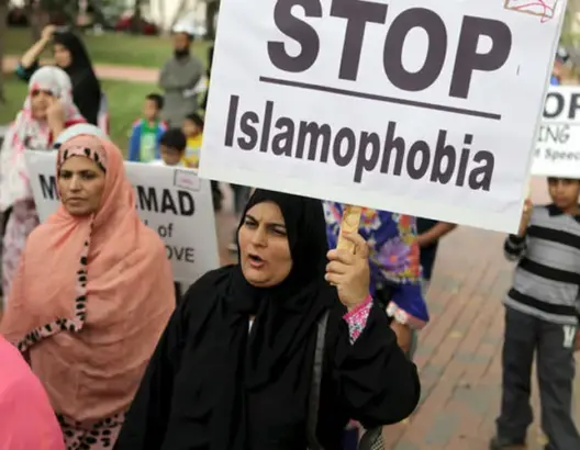 موجة غير مسبوقة من معاداة الإسلام بالمدارس الأمريكية