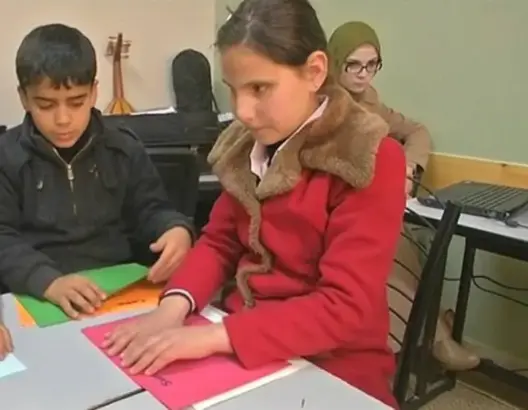 فلسطين.. تعليم المكفوفين بالغناء