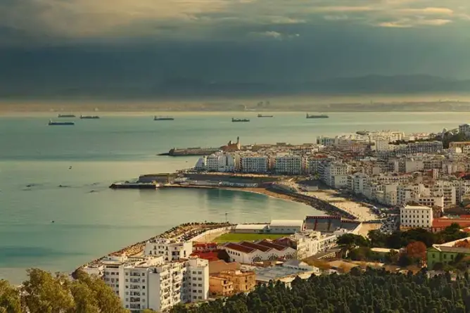 الخارجية الأمريكية تحذر رعاياها من السفر إلى الجزائر
