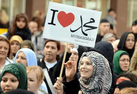 استطلاع: صورة الإسلام في تراجع في فرنسا وألمانيا