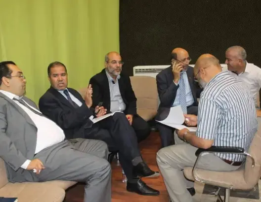 العدالة والتنمية يعلق عضوية أربعة مستشارين جماعيين بمراكش