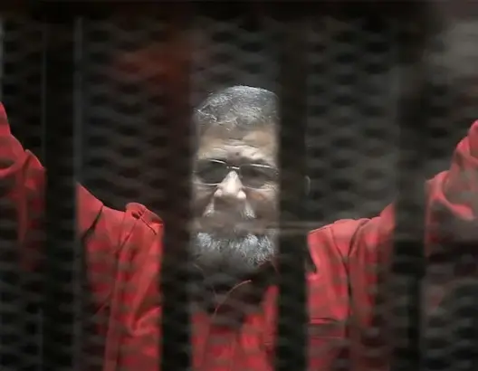 تأجيل الحكم على مرسي في قضية “التخابر مع قطر”