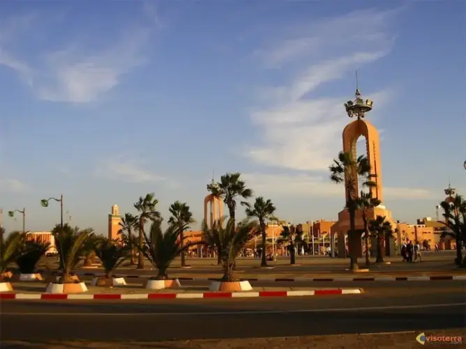 الخلفي: أزيد من 20 ألف أجنبي زاروا العيون سنة 2015