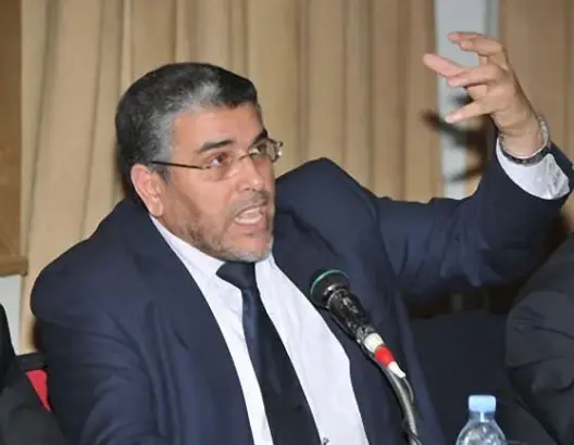 الرميد يطرد جمعية من مكتبه ويتعهد بتصوير جميع لقاءاته