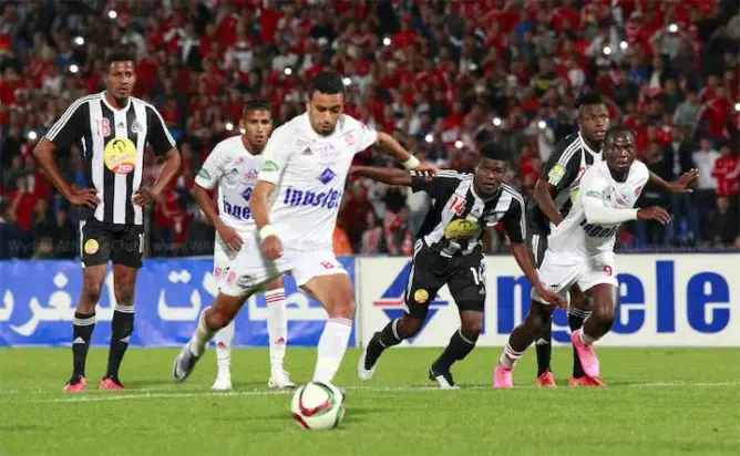 الوداد يواصل تألقه قاريا ويتأهل لدور المجموعتين بتعادله مع مازيمبي