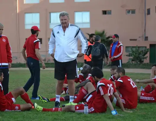 قبل لقاء مازيمبي..الوداد يتدرب في حديقة فندق و3 لاعبين تأكد غيابهم