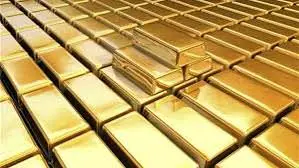 الذهب يرتفع وسط إقبال على الشراء مع هبوط النفط