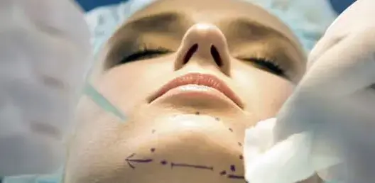 حضور مكثف لطلبة الطب بالمؤتمر الدولي لجراحة التجميل