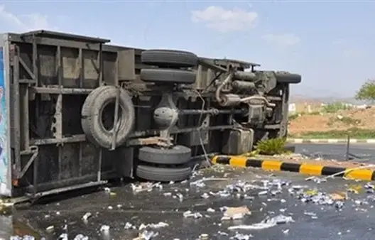 وفاة شخص وإصابة آخرين في انقلاب شاحنة بالقرب من ورزازات