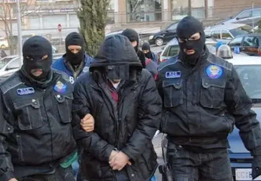 إيطاليا تطرد مغربيا يريد  “قطع رؤوس” مواطنيها