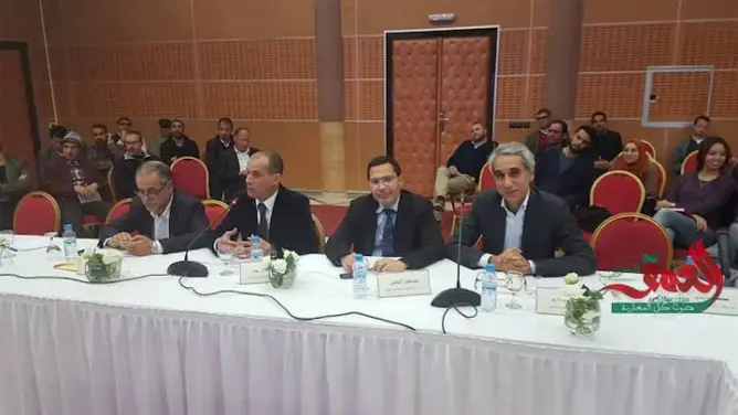 الخلفي: المقاولة الصحفية في المغرب تعاني “الهشاشة”