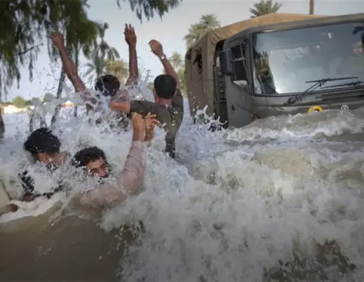 مقتل 53 شخصا في تساقطات غزيرة بباكستان