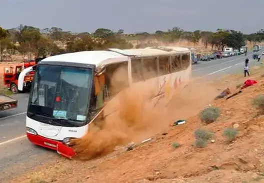 وزارة بوليف تعاقب 42 حافلة للمسافرين من بين 133 أبلغ عنها مواطنون