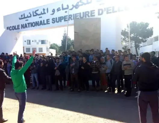 طلاب ENSEM يخلون مؤسستهم احتجاجا على “انتقام الإدارة منهم”