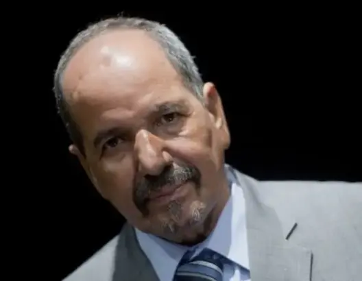 الجزائر تعلن الحداد 8 أيام على وفاة محمد عبد العزيز