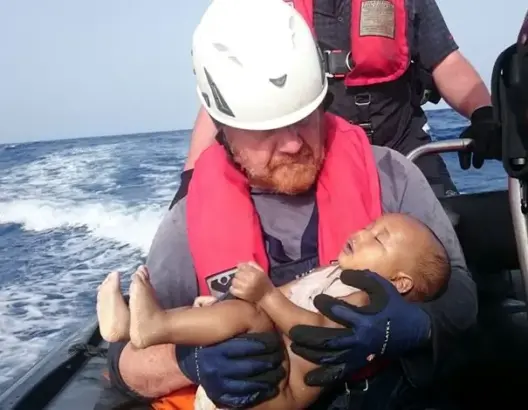 إيلان جديد في المتوسط.. صورة أخرى تهز المشاعر
