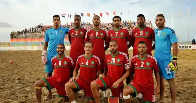 أسود كرة القدم الشاطئية يتأهلون لنصف نهائي البطولة العربية