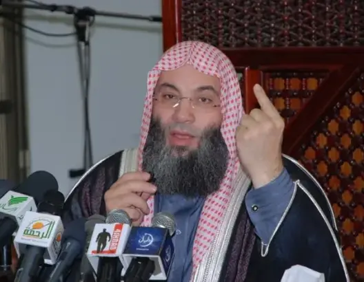محكمة الانقلاب تبرئ الشيخ السلفي محمد حسان من التهم الموجهة له