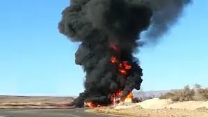 انفجار شاحنة لنقل المواد البترولية في الطريق السيار بين مراكش والدار البيضاء