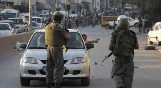 قوات الاحتلال تعتقل 8 فلسطينيين من نابلس والقدس